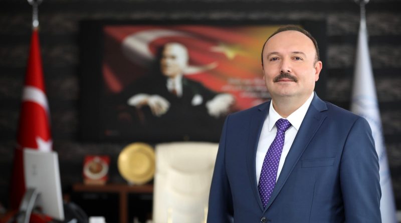 Rektör Prof.Dr. Süleyman Özdemir